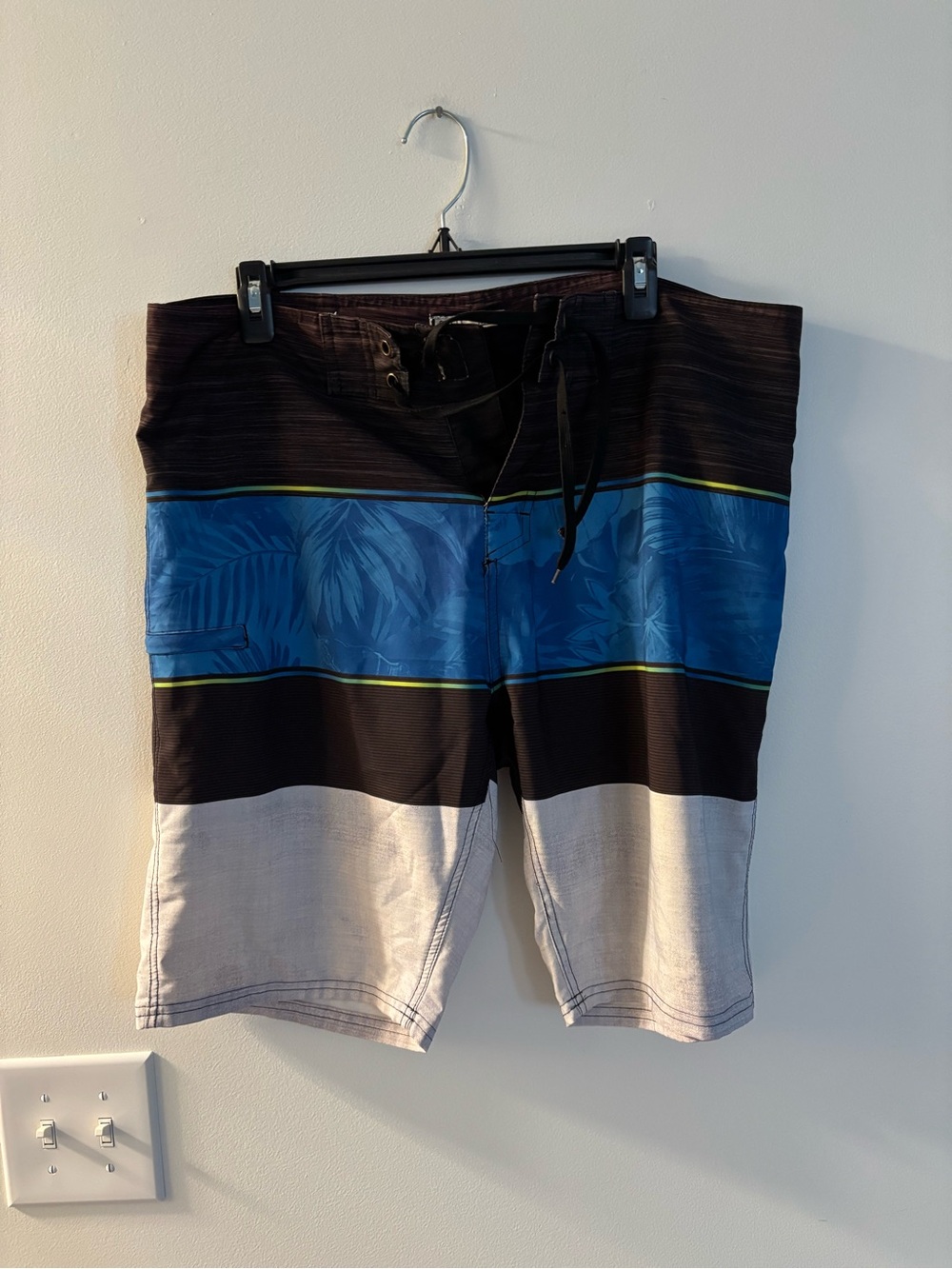 Men's Split Blue Black White Stripe Swim Trunks Size 34